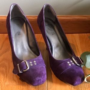 KENNETH COLE REACTION HEEL